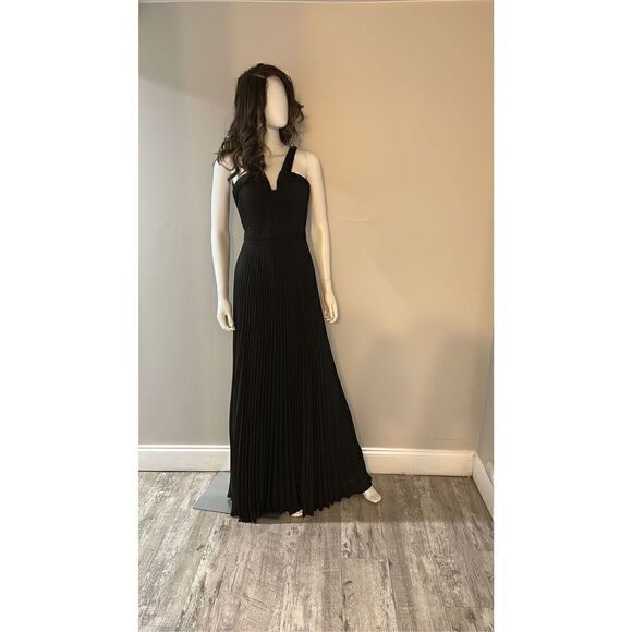 Ungaro black Pleated Off-the-Shoulder Gown Size 2 NWT - Picture 5 of 9